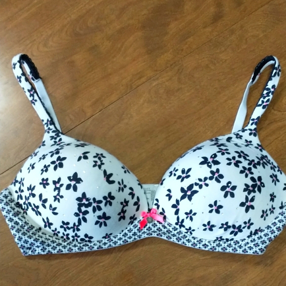 Victoria's Secret Other - Victoria's Secret Flowers and beads design Size 38C Bra